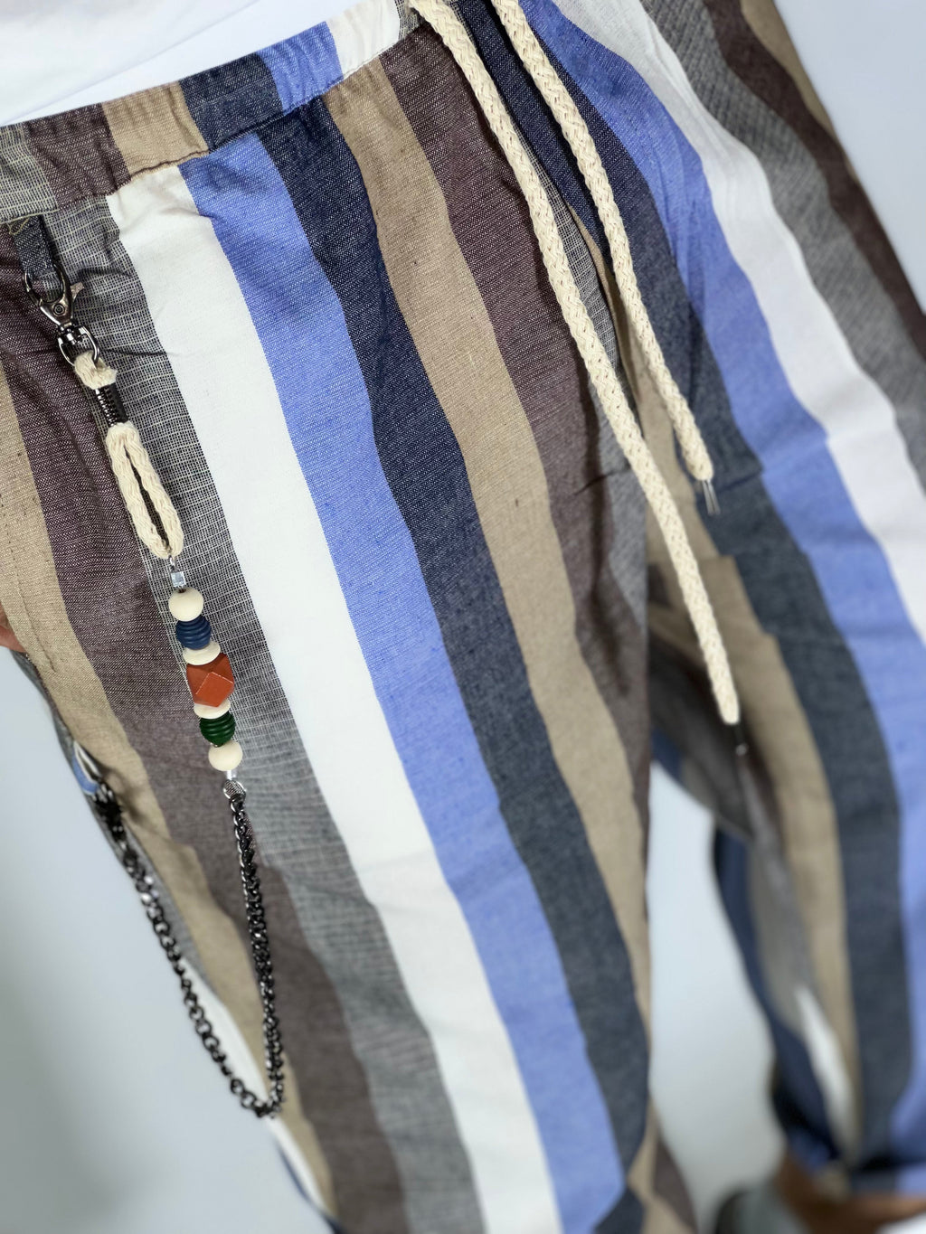 Pantalones a rayas con efecto lino en azul cielo